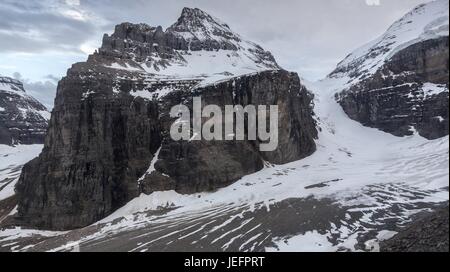 Ebene von sechs Gletscher am Ende des großen Wanderweg über Lake Louise im Banff National Park auf Abbott passieren Gletscher in den kanadischen Rocky Mountains Stockfoto