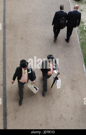 Ascot, Großbritannien. 22. Juni 2017, Royal Ascot-Rennen, Ladies Day, England Stockfoto