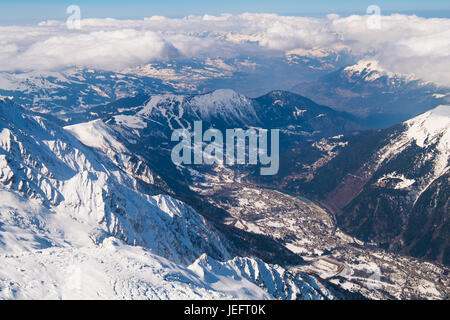 Ansicht von Chamonix aus Aiguille du Midi, Frankreich Stockfoto