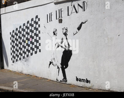 Theresa May und Donald Trump Street Art London mit: Atmosphäre wo: London, Vereinigtes Königreich bei: 25. Mai 2017 Credit: WENN.com Stockfoto