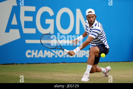 Spaniens Feliciano Lopez in Aktion gegen Bulgariens Grigor Dimitrov tagsüber sechs der 2017 AEGON Championships im Queen Club, London. Stockfoto