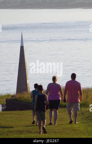 Die Geoneedle an Orcombe Stelle markiert den Beginn der Jurassic Coast World Heritage Site. Exmouth, Devon, UK. Juni 2017. Stockfoto