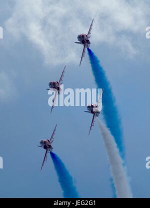 Die Royal Air Force akrobatische Team, die roten Pfeile anzeigen in Dawlish Airshow 2015. Devon, UK. August 2015. Stockfoto