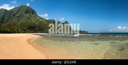 Panorama des Tunnels Beach an der Nordküste Kauai Stockfoto