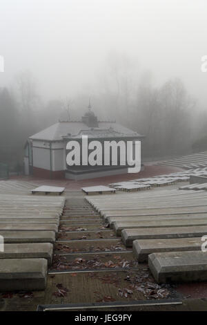 Glasgow Kelvingrove Musikpavillon und Amphitheater wurde erbaut im Jahre 1924 es ging durch Renovierung und Wiedereröffnung im Jahr 2014. Stockfoto