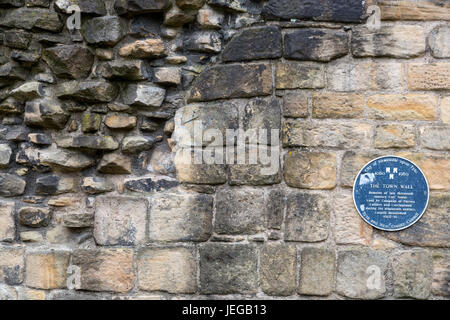 Newcastle-upon-Tyne, England, Vereinigtes Königreich.  Überreste des 13..-Jahrhundert Stadtmauer. Stockfoto