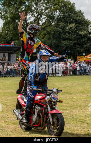 South Derbyshire, UK. 24. Juni 2017. Internationalen Stunt Fahrer das Festival der Freizeit South Derbyshire Credit: Chris Wände/Alamy Live-Nachrichten Stockfoto