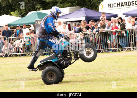 South Derbyshire, UK. 24. Juni 2017. Internationalen Stunt Fahrer das Festival der Freizeit South Derbyshire Credit: Chris Wände/Alamy Live-Nachrichten Stockfoto