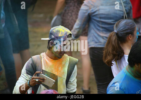 Warschau, Polen. 24. Juni 2017. Holi Festival trifft Sommersaison. Bildnachweis: Jake Ratz/Alamy Live-Nachrichten Stockfoto