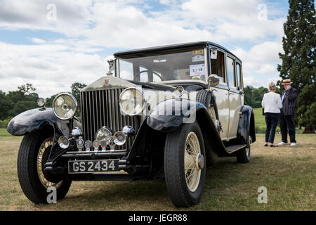 Stamford, UK. 25. Juni 2017. Weltweit größte Rolls-Royce-Kundgebung am Burghley house 25.06.2017 Credit: Marc Wheatley/Alamy Live News Stockfoto