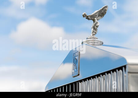 Stamford, UK. 25. Juni 2017. Weltweit größte Rolls-Royce-Kundgebung am Burghley house 25.06.2017 Credit: Marc Wheatley/Alamy Live News Stockfoto