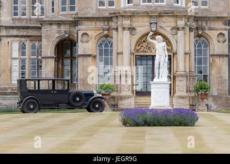 Stamford, UK. 25. Juni 2017. Weltweit größte Rolls-Royce-Kundgebung am Burghley house 25.06.2017 Credit: Marc Wheatley/Alamy Live News Stockfoto