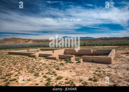 Stiftung des Hauses in St. Thomas, Geisterstadt, die seit vielen Jahren unter Lake Mead versenkt jetzt ausgesetzt, Lake Mead National Recreation Area, Nevada, USA Stockfoto