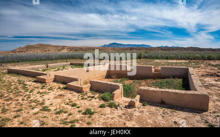 Stiftung des Hauses in St. Thomas, Geisterstadt, die seit vielen Jahren unter Lake Mead versenkt jetzt ausgesetzt, Lake Mead National Recreation Area, Nevada, USA Stockfoto