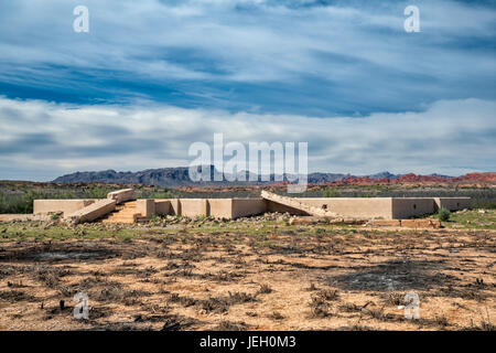 Stiftung des Hauses in St. Thomas, Geisterstadt, die seit vielen Jahren unter Lake Mead versenkt jetzt ausgesetzt, Lake Mead National Recreation Area, Nevada, USA Stockfoto