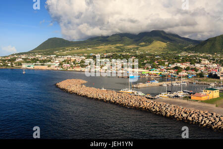 Basseterre Waterfront.  Basseterre ist die Hauptstadt der Insel St. Kitts, eine der Inseln über dem Winde in der Karibik. Stockfoto