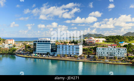 Castries Waterfront.  Castries ist die Hauptstadt der Insel St. Lucia, eines der Windward-Inseln in der Karibik. Stockfoto