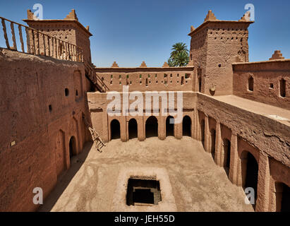 Innenhof Kasbah Amridil in der Nähe von Skoura, Marokko, Afrika Stockfoto
