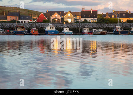 Dingle Harbour bei Sonnenuntergang, County Kerry, Irland Stockfoto