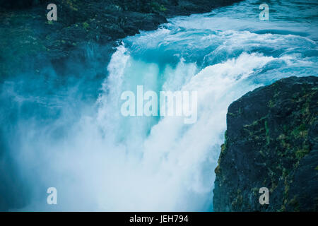 Groß fällt (Salto Grande) im Torres del Paine Nationalpark Patagoniens. Torres del Paine, Magallanes, Chile Stockfoto