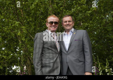 RHS Chelsea Flower Show 2017 - Promi-Sichtungen mit: Chris Evans Sir Gary Verity wo: London, Vereinigtes Königreich bei: 22. Mai 2017 Credit: WENN.com Stockfoto