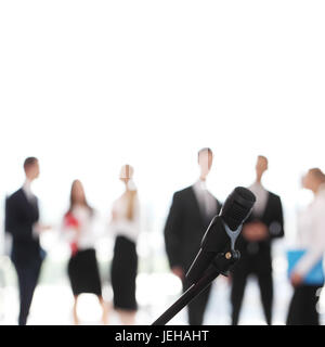 Successful Business Konferenz im Tagungsraum, Schwerpunkt Mikrofon Stockfoto