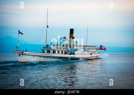 Simplon-Fähre, Belle Epoque Boot, antike Dampf angetrieben Schaufelrad Fähre zwischen Lausanne Schweiz und Evian Frankreich; Schweiz Stockfoto