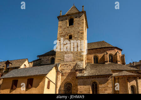 Die Stiftskirche Kirche von Saint-Martin De La Canourque Stadt. Lozere. Occitanie. Frankreich Stockfoto