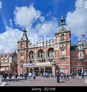 AMSTERDAM-24. AUG. 2014. Stadsschouwburg (Stadttheater). Das Gebäude im Neorenaissance-Stil aus dem Jahr 1894 befindet sich am Leidseplein. Stockfoto