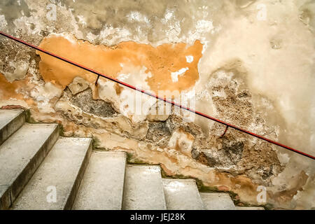 Baufälligen Treppen in der Altstadt in Prag, Chech Republik Stockfoto