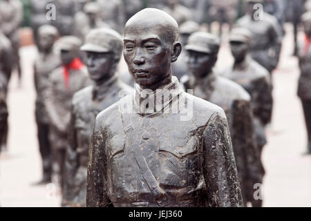 ANREN, CHINA – JAN. 16, 2011. Statuen von roten Helden im Jianchen Museum Cluster, das aus 15 Museen besteht. Stockfoto