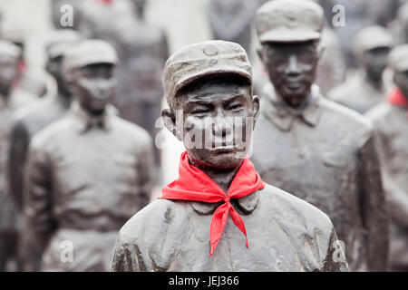 ANREN, CHINA – JAN. 16, 2011. Statuen von roten Helden im Jianchen Museum Cluster, das aus 15 Museen besteht. Stockfoto