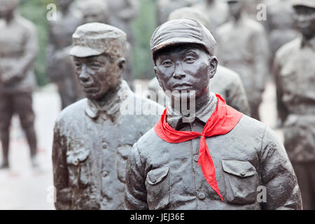 ANREN, CHINA – JAN. 16, 2011. Statuen von roten Helden im Jianchen Museum Cluster, das aus 15 Museen besteht. Stockfoto