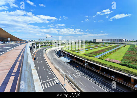 BEIJING-SEPT. 3, 2012. Schnellstraße am 3. September 2012 in Peking. China gab grünes Licht für 60 Infrastrukturprojekte Wert über $ 150 Milliarden, seine econo Stockfoto