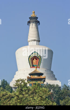 Majestätische tibetische Stupa vor blauem Himmel, Beihai-Park, Peking, China Stockfoto