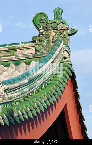 Dach mit grünen Fliesen des Lama-Tempels, Peking Stockfoto