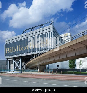 DEN HAAG-23. AUGUST 2014. Nationalarchiv und Königliche Bibliothek. In einem Jahrzehnt wurde die Skyline von Den Haag von vielen berühmten Architekten verändert. Stockfoto