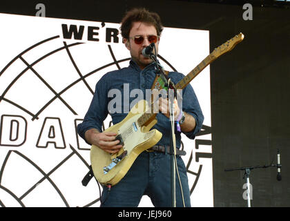 Pasadena, Kalifornien, USA. Juni 2017. Taylor Goldsmith Sänger Dawes tritt während des Arroyo Seco Weekend Juni 24,2017 Brookside Golf Course Pasadena, Kalifornien auf. Stockfoto