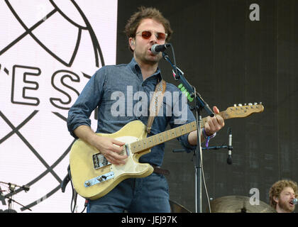 Pasadena, Kalifornien, USA. Juni 2017. Taylor Goldsmith Sänger Dawes tritt während des Arroyo Seco Weekend Juni 24,2017 Brookside Golf Course Pasadena, Kalifornien auf. Stockfoto