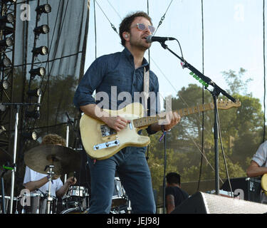 Pasadena, Kalifornien, USA. Juni 2017. Taylor Goldsmith Sänger Dawes tritt während des Arroyo Seco Weekend Juni 24,2017 Brookside Golf Course Pasadena, Kalifornien auf. Stockfoto