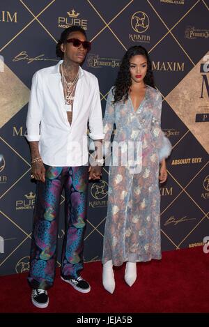 Wiz Khalifa Izabela Guedes besuchen 2017 MAXIM Hot 100 Party Hollywood Palladium Juni 24,2017 Los Angeles, Kalifornien. Stockfoto