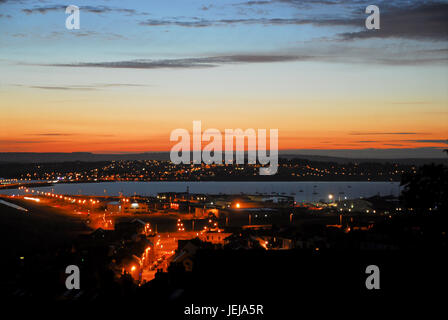 Dorset, Uk. 25. Juni 2017. Portland Hafen im Abendrot eines warmen Tages gebadet wird, als die Nacht hereinbricht Credit: Stuart Fretwell/Alamy Live-Nachrichten Stockfoto