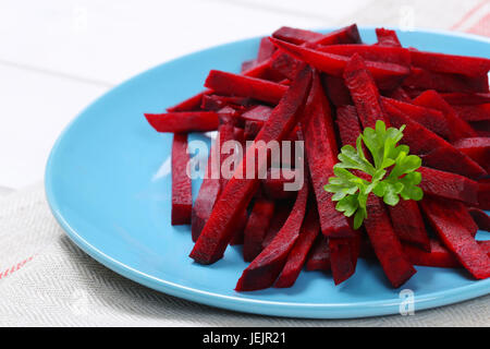 Teller mit rote-Bete-Streifen - Nahaufnahme Stockfoto