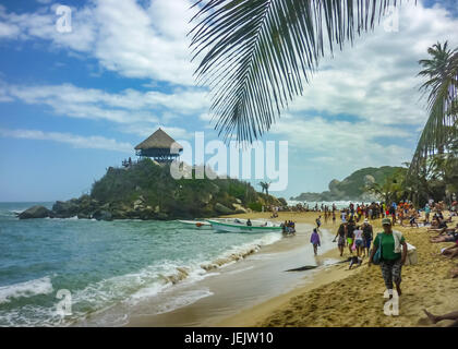 Menschen bei Cabo San Juan Strand in Kolumbien Stockfoto