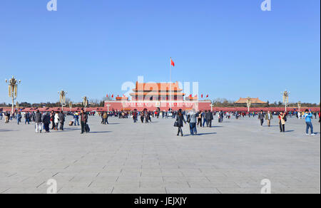 BEIJING-FEB. 27, 2014. Platz des himmlischen Friedens, die vierte größte Platz der Welt. Es ist als nationales Symbol verbreitet. Es hat große kulturelle significa Stockfoto