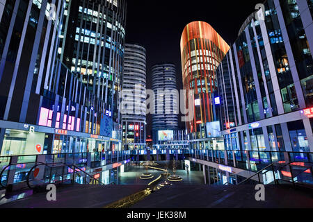 SOHO Sanlitun Büro- und Einkaufszentrum in Peking. SOHO Sanlitun wird eine neue allgemeine Geschäfts- und Wohnviertel mit iconic Architektur. Stockfoto