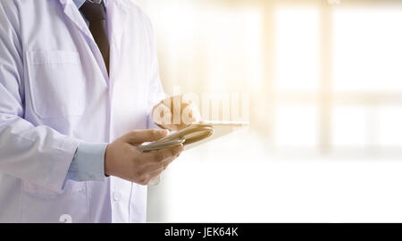 Arzt mit digital-Tablette Medizintechnik Patienten medizinische Klinik-Konzept Stockfoto