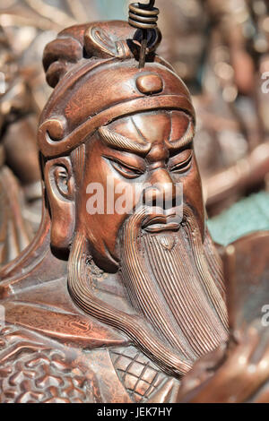 PEKING-MÄRZ 27. Skulptur von Guang Yu auf dem Panjiayuan Markt. Er ist eine der bekanntesten chinesischen historischen Figuren, noch von vielen Chinesen verehrt. Stockfoto