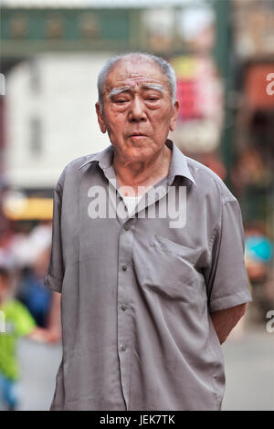 PEKING, 9. JUNI 2015. Alter Chinese. Die ältere Bevölkerung (60 oder älter) in China ist 128 Millionen, einer von zehn Menschen, die weltweit größte. Stockfoto
