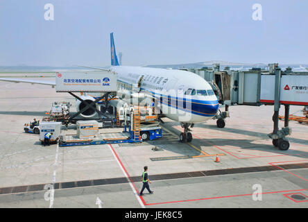 PEKING-MAI 25. Internationaler Flughafen Peking. Seit 2012 der zweitgrößte Flughafen der Welt in Bezug auf den Passagierdurchsatz. Stockfoto